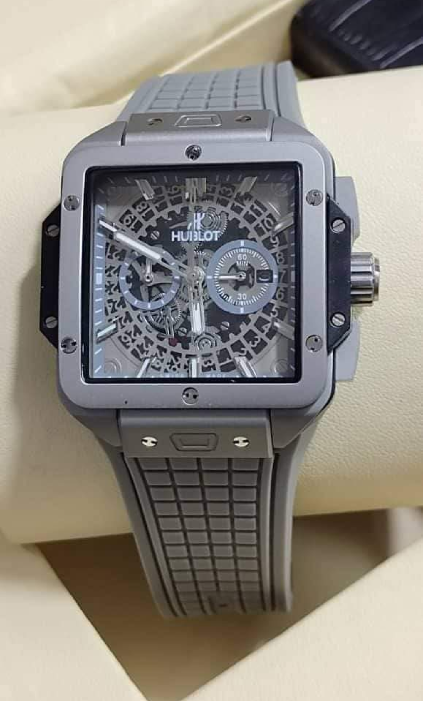 Montre Hublot grise